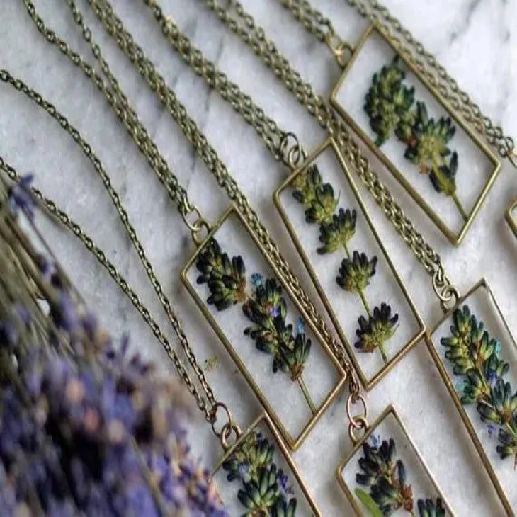 Reversible Lavender & Green Dragon Motif Carved Jadeite Circle Pendant  Necklace 14K Yellow Gold
